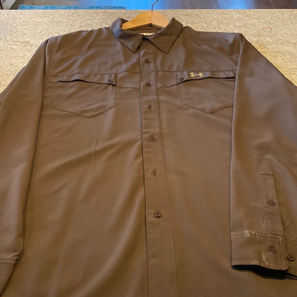 Under Armour, NWT Mens L, Brown allseasongear with odor control